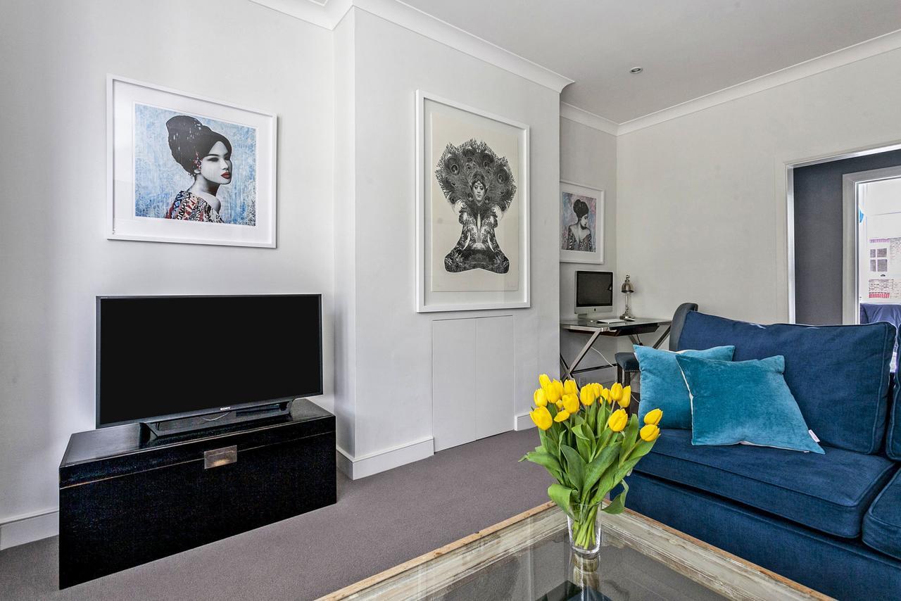 Elegant Shepherds Bush By Kensington Olympia By Underthedoormat