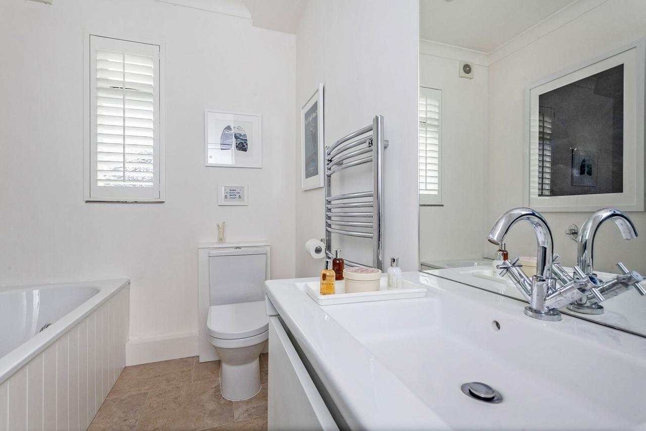 Elegant Shepherds Bush By Kensington Olympia By Underthedoormat * Londra